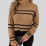 Teodora – Sweter z Wysokim Kołnierzem w Paski
